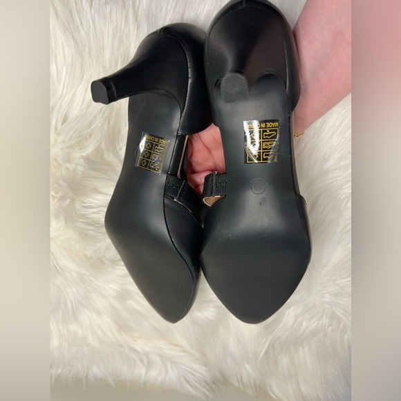 Journee Collection Tillis Pumps - Picture 16 of 16